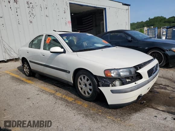 ✅ 2002 Volvo S60 • VIN: YV1RS61R522139334 • Лот: 66400194. Опубликован ранее на Copart с пробегом Не указан. Бесплатный доступ к архиву аукционных продаж из США и подробный отчёт об истории автомобиля на DreamBid. Изображение 4.