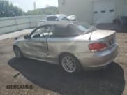 ✅ 2011 BMW 1 Series 128i • VIN: WBAUN1C57BVH82240 • Лот: 57204145. Опубликован ранее на Copart с пробегом 66 372 миль. Бесплатный доступ к архиву аукционных продаж из США и подробный отчёт об истории автомобиля на DreamBid. Изображение 2.