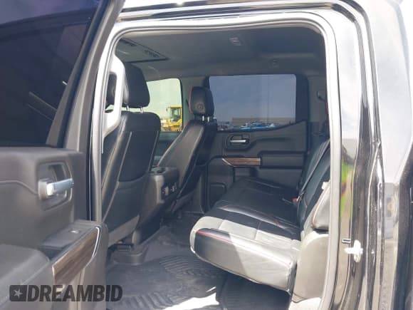 ✅ 2021 Chevrolet Silverado 1500 RST • VIN: 1GCUYEEL8MZ376540 • Lot: 42153636. Wystawiony na IAAI z przebiegiem 40 516 mil. Bezpłatny archiwum sprzedaży aukcyjnych z USA i szczegółowy raport historii pojazdu na DreamBid. Zdjęcie 8.