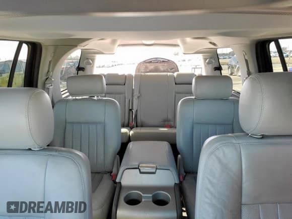 ✅ 2004 Lincoln Navigator Luxury • VIN: 5LMFU27R84LJ13836 • Lot: 47594395. Wystawiony na Copart z przebiegiem 168 792 mil. Bezpłatny archiwum sprzedaży aukcyjnych z USA i szczegółowy raport historii pojazdu na DreamBid. Zdjęcie 10.