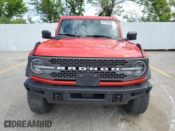 ✅ 2021 Ford Bronco • VIN: 1FMDE5CP7MLB07037 • Lot: 54140385. Wystawiony na Copart z przebiegiem 56 403 mil. Bezpłatny archiwum sprzedaży aukcyjnych z USA i szczegółowy raport historii pojazdu na DreamBid. Zdjęcie 5.