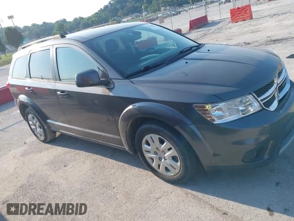 ✅ 2019 Dodge Journey SE • VIN: 3C4PDCBB5KT746730 • Lot: 42922945. Wystawiony na IAAI z przebiegiem 122 403 mil. Bezpłatny archiwum sprzedaży aukcyjnych z USA i szczegółowy raport historii pojazdu na DreamBid. Zdjęcie 1.