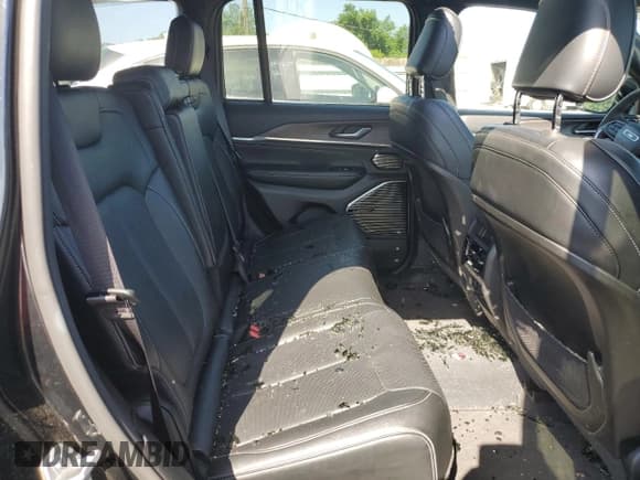 ✅ 2023 Jeep Grand Cherokee Overland • VIN: 1C4RJYD66P8792085 • Lot: 62276125. Listed on Copart with 20,294 mi. Free auction sales archive from the USA and detailed vehicle history report at DreamBid. Image 11.