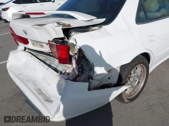 ✅ 1999 Honda Accord EX • VIN: 1HGCG6677XA006044 • Лот: 43745064. Опубликован ранее на IAAI с пробегом 256 297 миль. Бесплатный доступ к архиву аукционных продаж из США и подробный отчёт об истории автомобиля на DreamBid. Изображение 6.