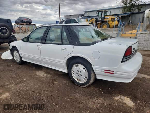 ✅ 1997 Oldsmobile Cutlass Supreme Series II • VIN: 1G3WH52M5VF322945 • Lot: 81135555. Wystawiony na Copart z przebiegiem 80 998 mil. Bezpłatny archiwum sprzedaży aukcyjnych z USA i szczegółowy raport historii pojazdu na DreamBid. Zdjęcie 2.