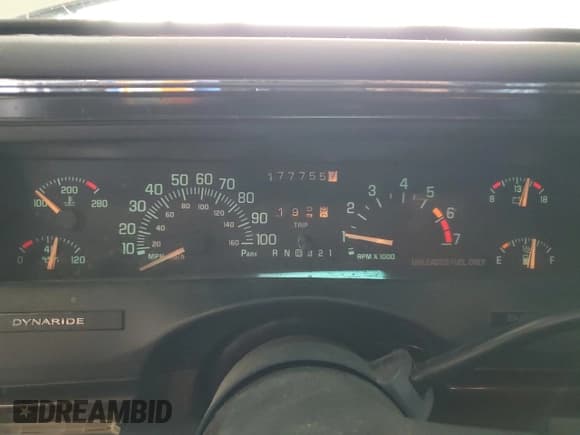 ✅ 1995 Buick Park Avenue Ultra • VIN: 1G4CU5211SH661573 • Lot: 66585644. Wystawiony na Copart z przebiegiem 177 755 mil. Bezpłatny archiwum sprzedaży aukcyjnych z USA i szczegółowy raport historii pojazdu na DreamBid. Zdjęcie 9.