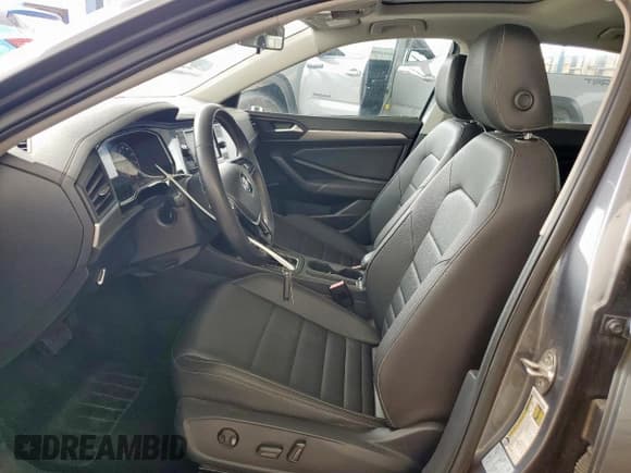 ✅ 2021 Volkswagen Jetta S • VIN: 3VWC57BU5MM038623 • Lot: 90938325. Listed on Copart with 81,241 mi. Free auction sales archive from the USA and detailed vehicle history report at DreamBid. Image 7.