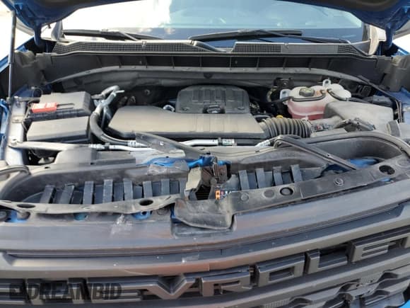 ✅ 2024 Chevrolet Silverado 1500 Custom • VIN: 3GCPABEK8RG135253 • Лот: 86669775. Опубликован ранее на Copart с пробегом 25 152 миль. Бесплатный доступ к архиву аукционных продаж из США и подробный отчёт об истории автомобиля на DreamBid. Изображение 11.