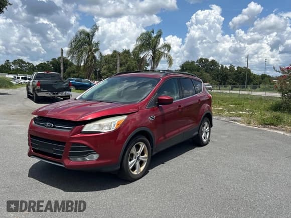 ✅ 2013 Ford Escape SE • VIN: 1FMCU9G95DUD25554 • Lot: 60899985. Wystawiony na Copart z przebiegiem Nie podano. Bezpłatny archiwum sprzedaży aukcyjnych z USA i szczegółowy raport historii pojazdu na DreamBid. Zdjęcie 2.