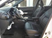 ✅ 2020 Nissan Kicks SR • VIN: 3N1CP5DV0LL530426 • Lot: 81432755. Wystawiony na Copart z przebiegiem 67 734 mil. Bezpłatny archiwum sprzedaży aukcyjnych z USA i szczegółowy raport historii pojazdu na DreamBid. Zdjęcie 7.