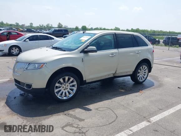 ✅ 2015 Lincoln MKX • VIN: 2LMDJ8JK4FBL27053 • Lot: 42275601. Listed on IAAI with 47,923 mi. Free auction sales archive from the USA and detailed vehicle history report at DreamBid. Image 17.