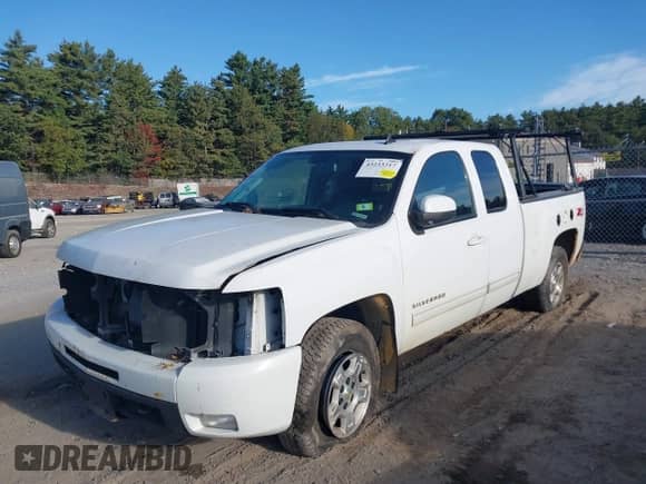 2009 Chevrolet Silverado 1500 LTZ with VIN 1GCEK39009Z279415, listed as a IAAI auction lot 43233317 with Not provided miles and . Bid and sale history available at DreamBid. Image 2.
