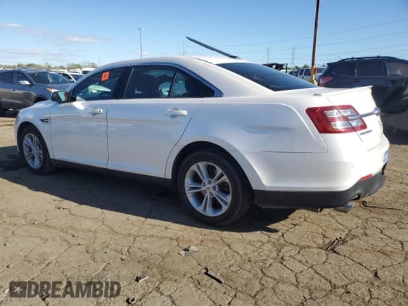 ✅ 2015 Ford Taurus SEL • VIN: 1FAHP2E83FG192108 • Lot: 82410495. Wystawiony na Copart z przebiegiem 73 912 mil. Bezpłatny archiwum sprzedaży aukcyjnych z USA i szczegółowy raport historii pojazdu na DreamBid. Zdjęcie 2.