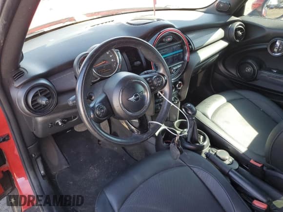 ✅ 2019 MINI Convertible Cooper • VIN: WMWWG5C5XK3F79655 • Лот: 51771384. Опубликован ранее на Copart с пробегом 42 146 миль. Бесплатный доступ к архиву аукционных продаж из США и подробный отчёт об истории автомобиля на DreamBid. Изображение 8.