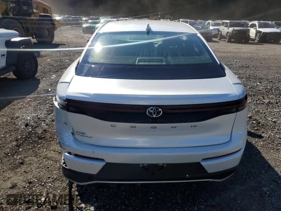 ✅ 2023 Toyota Crown XLE • VIN: JTDAAAAF6P3006971 • Lot: 80136405. Wystawiony na Copart z przebiegiem 19 605 mil. Bezpłatny archiwum sprzedaży aukcyjnych z USA i szczegółowy raport historii pojazdu na DreamBid. Zdjęcie 6.