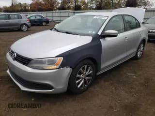 ✅ 2011 Volkswagen Jetta SE • VIN: 3VWDX7AJ6BM346855 • Lot: 90869545. Wystawiony na Copart z przebiegiem 251 524 mil. Bezpłatny archiwum sprzedaży aukcyjnych z USA i szczegółowy raport historii pojazdu na DreamBid. Zdjęcie 1.