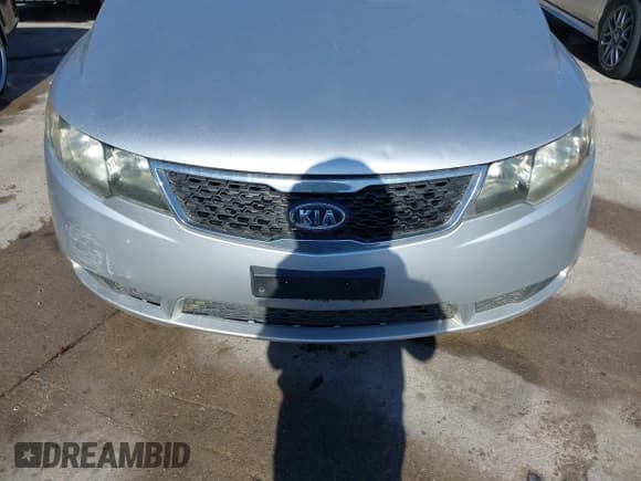 ✅ 2012 Kia Forte LX • VIN: KNAFT4A23C5532923 • Лот: 43694086. Опубликован ранее на IAAI с пробегом 182 053 миль. Бесплатный доступ к архиву аукционных продаж из США и подробный отчёт об истории автомобиля на DreamBid. Изображение 6.