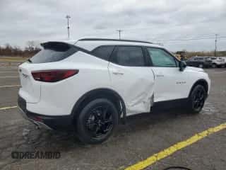 2024 Chevrolet Blazer LT z VIN 3GNKBHR40RS142479, wystawiony jako Copart lot #87407965 z przebiegiem 122 142 mil mil oraz Szkoda całkowita • Salvage title. Historia ofert i sprzedaży dostępna na DreamBid. Obrazek 3.