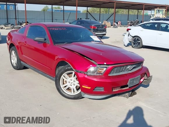 ✅ 2012 Ford Mustang V6 • VIN: 1ZVBP8AM2C5221690 • Lot: 43360252. Wystawiony na IAAI z przebiegiem 162 847 mil. Bezpłatny archiwum sprzedaży aukcyjnych z USA i szczegółowy raport historii pojazdu na DreamBid. Zdjęcie 1.