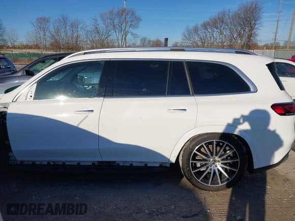 ✅ 2020 Mercedes-Benz GLS 580 • VIN: 4JGFF8GE8LA226953 • Lot: 41426965. Listed on IAAI with 33,132 mi. Free auction sales archive from the USA and detailed vehicle history report at DreamBid. Image 15.