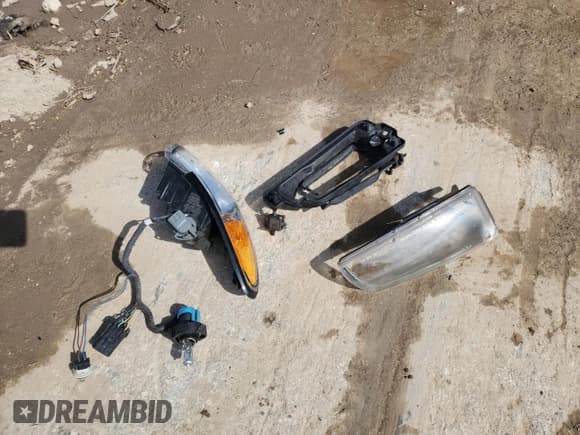 ✅ 2002 Pontiac Grand Prix SE • VIN: 1G2WK52J02F166529 • Лот: 60750765. Опубликован ранее на Copart с пробегом 81 405 миль. Бесплатный доступ к архиву аукционных продаж из США и подробный отчёт об истории автомобиля на DreamBid. Изображение 12.