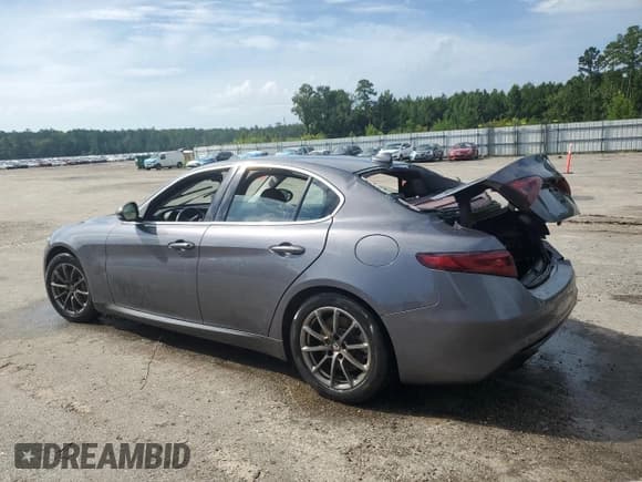 ✅ 2018 Alfa Romeo Giulia • VIN: ZARFAEBN9J7566816 • Лот: 66718585. Опубликован ранее на Copart с пробегом Не указан. Бесплатный доступ к архиву аукционных продаж из США и подробный отчёт об истории автомобиля на DreamBid. Изображение 2.