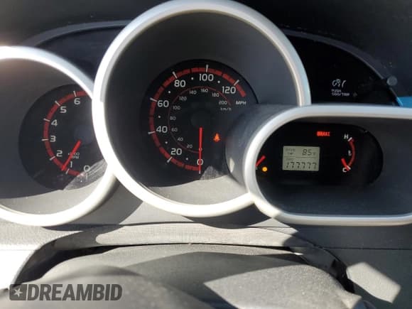 ✅ 2010 Toyota Matrix • VIN: 2T1KU4EE0AC301934 • Лот: 89484835. Опубликован ранее на Copart с пробегом 177 777 миль. Бесплатный доступ к архиву аукционных продаж из США и подробный отчёт об истории автомобиля на DreamBid. Изображение 9.