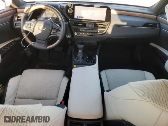 ✅ 2024 Lexus ES 300h Luxury • VIN: 58AEA1C13RU054013 • Лот: 85860684. Опубликован ранее на Copart с пробегом 8 537 миль. Бесплатный доступ к архиву аукционных продаж из США и подробный отчёт об истории автомобиля на DreamBid. Изображение 8.