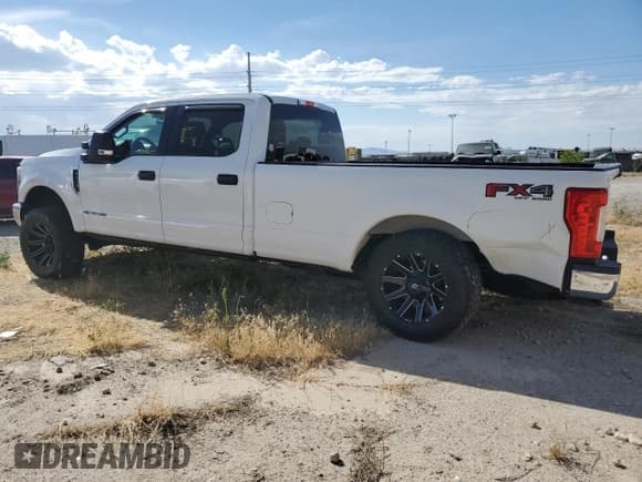 ✅ 2018 Ford F-350 XL • VIN: 1FT8W3BT4JEB44522 • Лот: 69683775. Опубликован ранее на Copart с пробегом 53 381 миль. Бесплатный доступ к архиву аукционных продаж из США и подробный отчёт об истории автомобиля на DreamBid. Изображение 2.