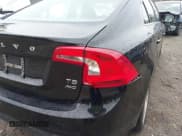 ✅ 2013 Volvo S60 T5 • VIN: YV1612FH9D2205529 • Lot: 43286279. Wystawiony na IAAI z przebiegiem 119 921 mil. Bezpłatny archiwum sprzedaży aukcyjnych z USA i szczegółowy raport historii pojazdu na DreamBid. Zdjęcie 6.