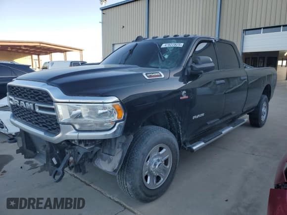 ✅ 2019 Ram 2500 Tradesman • VIN: 3C6UR5HL5KG579575 • Lot: 47622825. Wystawiony na Copart z przebiegiem Nie podano. Bezpłatny archiwum sprzedaży aukcyjnych z USA i szczegółowy raport historii pojazdu na DreamBid. Zdjęcie 1.