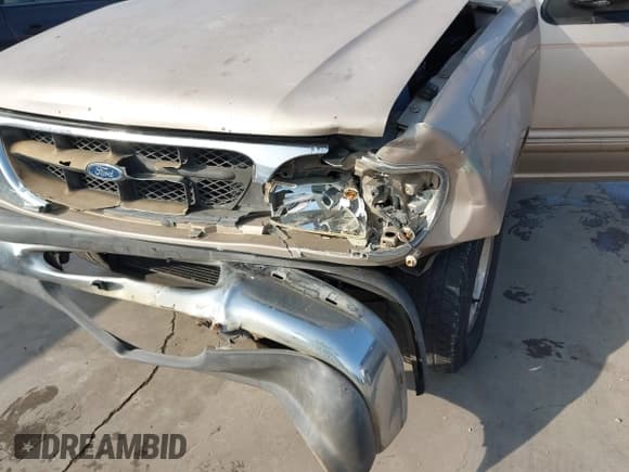 ✅ 1998 Ford Explorer XL • VIN: 1FMZU32X7WZB30073 • Lot: 41919001. Listed on IAAI with 316,172 mi. Free auction sales archive from the USA and detailed vehicle history report at DreamBid. Image 12.