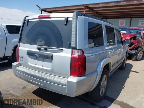 ✅ 2007 Jeep Commander Sport • VIN: 1J8HG48KX7C626507 • Лот: 42943485. Опубликован ранее на IAAI с пробегом 143 286 миль. Бесплатный доступ к архиву аукционных продаж из США и подробный отчёт об истории автомобиля на DreamBid. Изображение 4.