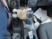 ✅ 2020 Jeep Gladiator Sport S • VIN: 1C6HJTAGXLL197315 • Lot: 42339221. Wystawiony na IAAI z przebiegiem 49 770 mil. Bezpłatny archiwum sprzedaży aukcyjnych z USA i szczegółowy raport historii pojazdu na DreamBid. Zdjęcie 11.