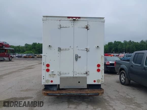 ✅ 2015 Ford F-250 XL • VIN: 1FDBF2B63FEA47602 • Lot: 42412732. Wystawiony na IAAI z przebiegiem 436 482 mil. Bezpłatny archiwum sprzedaży aukcyjnych z USA i szczegółowy raport historii pojazdu na DreamBid. Zdjęcie 16.