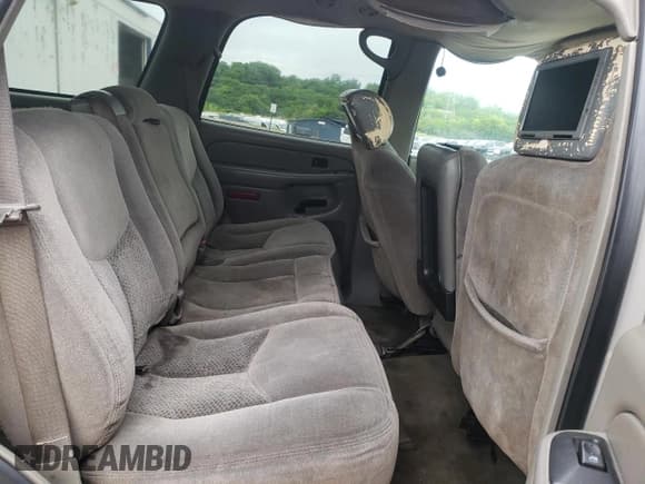 ✅ 2006 Chevrolet Tahoe LS • VIN: 1GNEC13V16J119213 • Лот: 61772735. Опубликован ранее на Copart с пробегом 200 432 миль. Бесплатный доступ к архиву аукционных продаж из США и подробный отчёт об истории автомобиля на DreamBid. Изображение 11.