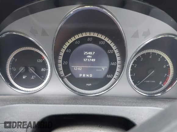 ✅ 2011 Mercedes-Benz C 300 Sport • VIN: WDDGF8BB8BR166099 • Lot: 41871096. Listed on IAAI with 171,749 mi. Free auction sales archive from the USA and detailed vehicle history report at DreamBid. Image 7.