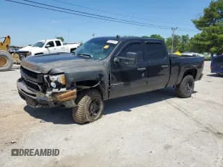 ✅ 2008 Chevrolet Silverado 2500HD Work Truck • VIN: 1GCHK23K48F138008 • Lot: 56018814. Wystawiony na Copart z przebiegiem Nie podano. Bezpłatny archiwum sprzedaży aukcyjnych z USA i szczegółowy raport historii pojazdu na DreamBid. Zdjęcie 1.
