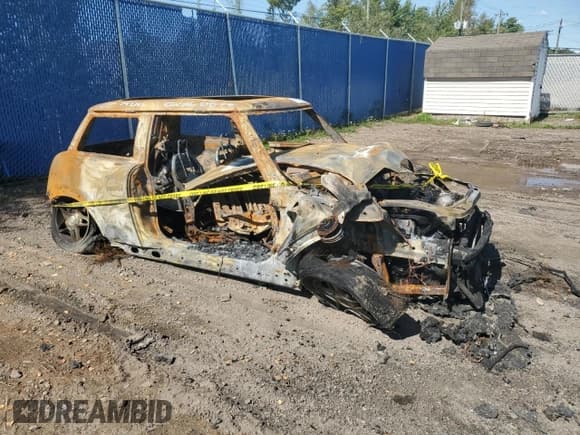 ✅ 2007 MINI Hardtop S • VIN: WMWMF73527TL85874 • Lot: 80091205. Listed on Copart with Not provided. Free auction sales archive from the USA and detailed vehicle history report at DreamBid. Image 4.