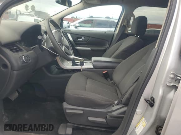 ✅ 2014 Ford Edge SE • VIN: 2FMDK4GC4EBB30321 • Lot: 81233705. Wystawiony na Copart z przebiegiem 181 016 mil. Bezpłatny archiwum sprzedaży aukcyjnych z USA i szczegółowy raport historii pojazdu na DreamBid. Zdjęcie 7.