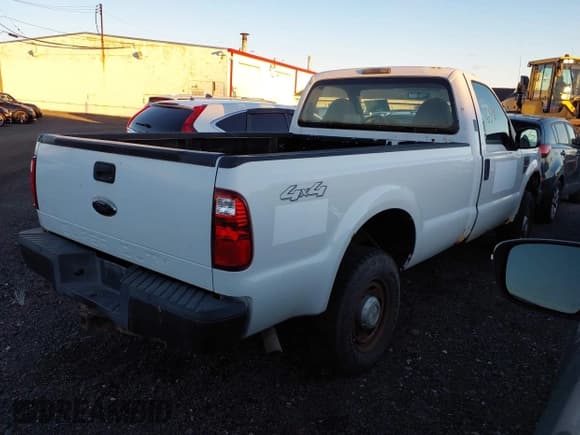 ✅ 2008 Ford F-250 XL • VIN: 1FTNF215X8ED56657 • Lot: 43646590. Listed on IAAI with 47,491 mi. Free auction sales archive from the USA and detailed vehicle history report at DreamBid. Image 4.