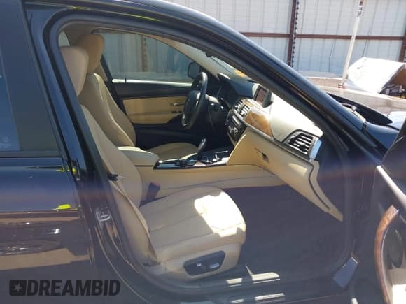 ✅ 2018 BMW 3 Series 320i • VIN: WBA8E1G50JNU90758 • Лот: 43441309. Опубликован ранее на IAAI с пробегом 88 740 миль. Бесплатный доступ к архиву аукционных продаж из США и подробный отчёт об истории автомобиля на DreamBid. Изображение 5.