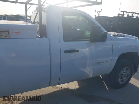 ✅ 2011 Chevrolet Silverado 2500HD Work Truck • VIN: 1GC0CVCG2BF214047 • Lot: 41410653. Wystawiony na IAAI z przebiegiem 224 820 mil. Bezpłatny archiwum sprzedaży aukcyjnych z USA i szczegółowy raport historii pojazdu na DreamBid. Zdjęcie 13.