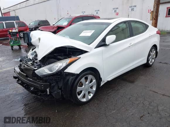 2013 Hyundai Elantra Limited z VIN 5NPDH4AE2DH158831, wystawiony jako IAAI lot #43355202 z przebiegiem 149 589 mil mil oraz . Historia ofert i sprzedaży dostępna na DreamBid. Obrazek 2.