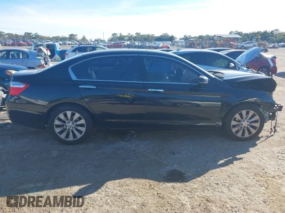 ✅ 2015 Honda Accord EX-L • VIN: 1HGCR3F88FA019109 • Лот: 43695015. Опубликован ранее на IAAI с пробегом 169 833 миль. Бесплатный доступ к архиву аукционных продаж из США и подробный отчёт об истории автомобиля на DreamBid. Изображение 13.
