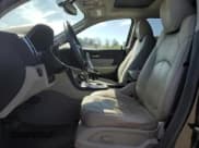 ✅ 2010 GMC Acadia SLT1 • VIN: 1GKLVMED9AJ162128 • Lot: 71351215. Listed on Copart with 174,470 mi. Free auction sales archive from the USA and detailed vehicle history report at DreamBid. Image 7.