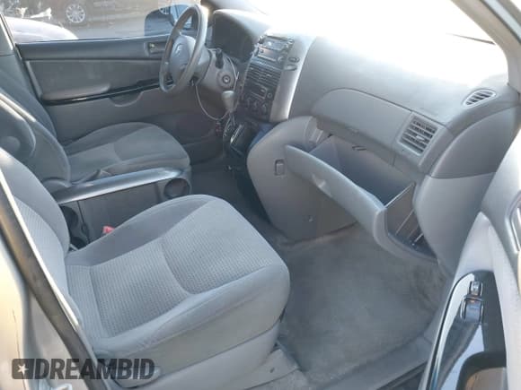 ✅ 2006 Toyota Sienna LE • VIN: 5TDZA23CX6S418156 • Lot: 43840959. Listed on IAAI with 202,258 mi. Free auction sales archive from the USA and detailed vehicle history report at DreamBid. Image 5.