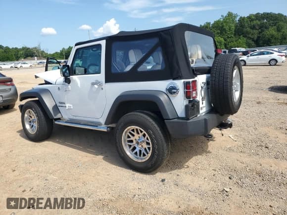 ✅ 2016 Jeep Wrangler Black Bear • VIN: 1C4AJWAG1GL107776 • Lot: 65367045. Wystawiony na Copart z przebiegiem 56 180 mil. Bezpłatny archiwum sprzedaży aukcyjnych z USA i szczegółowy raport historii pojazdu na DreamBid. Zdjęcie 2.