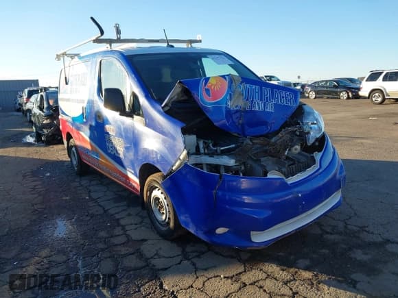 ✅ 2020 Nissan NV200 S • VIN: 3N6CM0KN4LK696673 • Lot: 41047423. Wystawiony na IAAI z przebiegiem 120 237 mil. Bezpłatny archiwum sprzedaży aukcyjnych z USA i szczegółowy raport historii pojazdu na DreamBid. Zdjęcie 1.