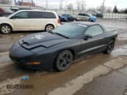 ✅ 1997 Pontiac Firebird Firebird • VIN: 2G2FS22K8V2217367 • Lot: 45146375. Wystawiony na Copart z przebiegiem 112 010 mil. Bezpłatny archiwum sprzedaży aukcyjnych z USA i szczegółowy raport historii pojazdu na DreamBid. Zdjęcie 1.